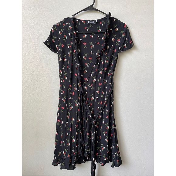 Dollz & Dames Cherry Lightweight Wrap Summer Nights Black Mini Dress Size XS - Picture 1 of 11